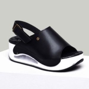 🎈Final Sale🎈Platform air cushioned sandals-NWT